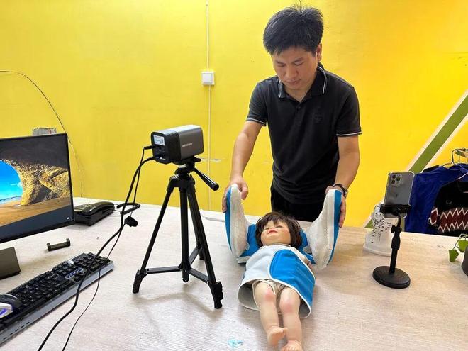 明家”唐浩雄我的枕头终于走出了海南冰球突破我在自贸港：儋州本土“发(图1)